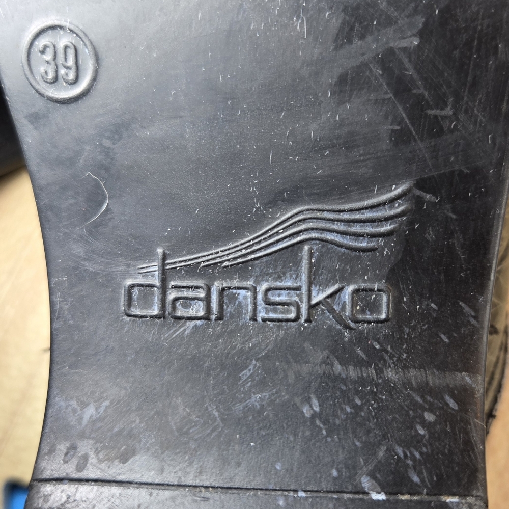DANSKO Patent Leather Black w/ Gold Scribble Size 39 Clog US Size 8 - Picture 7 of 7